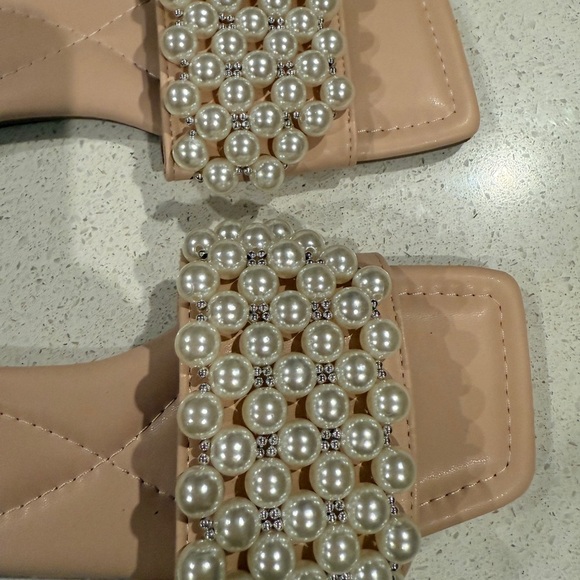 BAMBOO Women's Tan Pearl Slide Sandals - Picture 3 of 5
